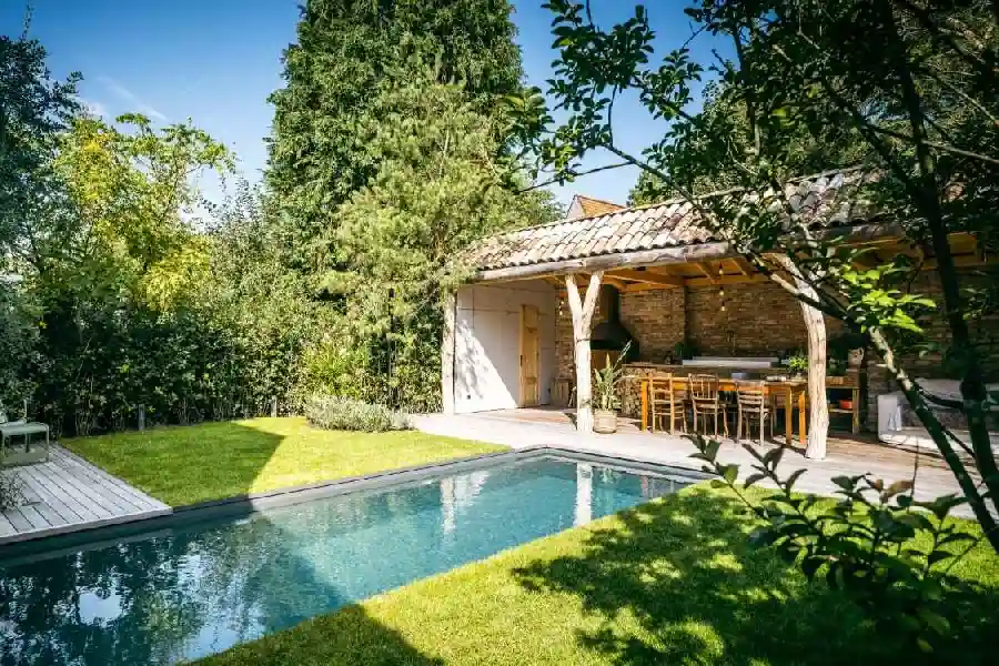 Ein Gartenpool zum Schwimmen.